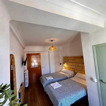 Hostal Atuaire Home En El Centro De Burgos Exterior photo