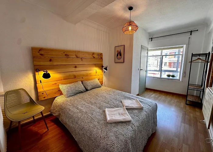 Hostal Atuaire Home En El Centro De Burgos